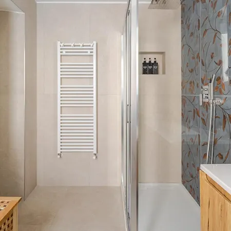 Luxury With Terrace شقة